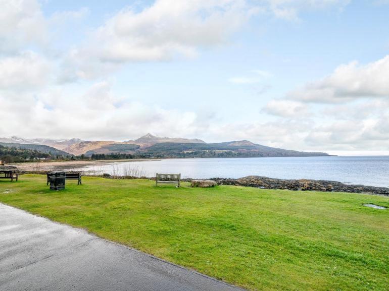 Cosy 3 Bedroom Home In Centre Of Brodick Exteriér fotografie